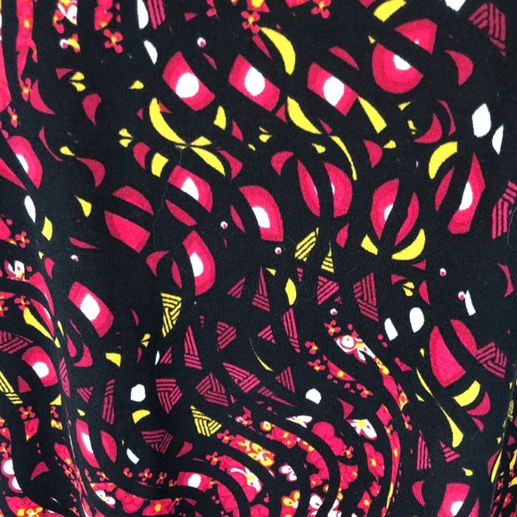 LuLaRoe Geometric Print Perfect T Top - Picture 3 of 5